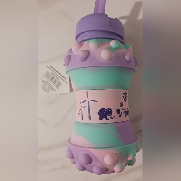 🩷💙NWT KIDS CILICONE WATER BOTTLE💙🩷 - Picture 2 of 3